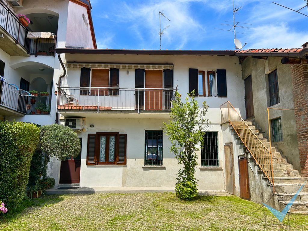 BILOCALE NEL CENTRO DI SEVESO - CON LOCALE ACCESSORIO